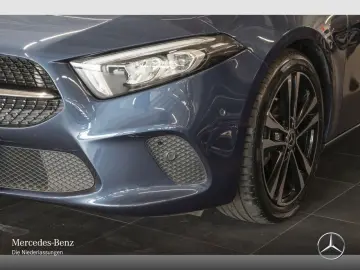 MERCEDES BENZ A180 Prog/Night/LED/Kam/CarPlay/