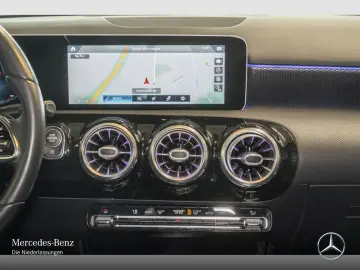 MERCEDES BENZ A180 Prog/Night/LED/Kam/CarPlay/