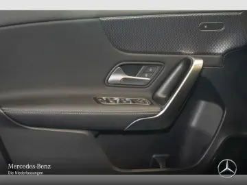 MERCEDES BENZ A180 Prog/Night/LED/Kam/CarPlay/
