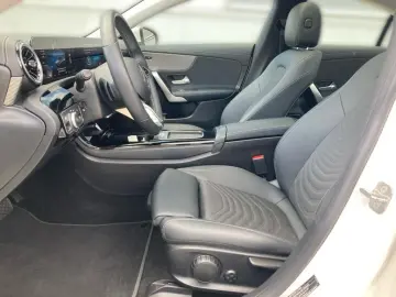 CLA 180 d Coupé Progressive/8G/LED/Panorama-SD/