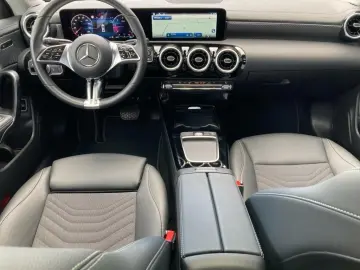 CLA 180 d Coupé Progressive/8G/LED/Panorama-SD/