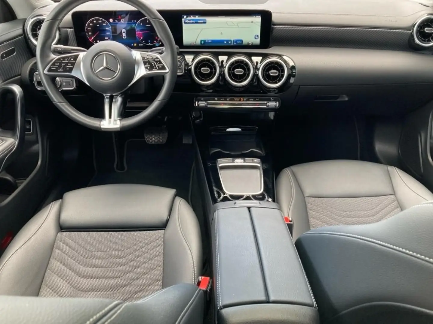 CLA 180 d Coupé Progressive/8G/LED/Panorama-SD/