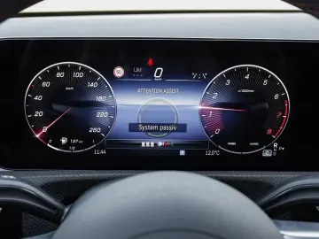 CLA 180 AMG Night Rückfahrkamera Ambiente LED