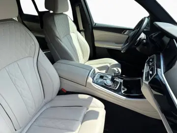 X5 M50i 22