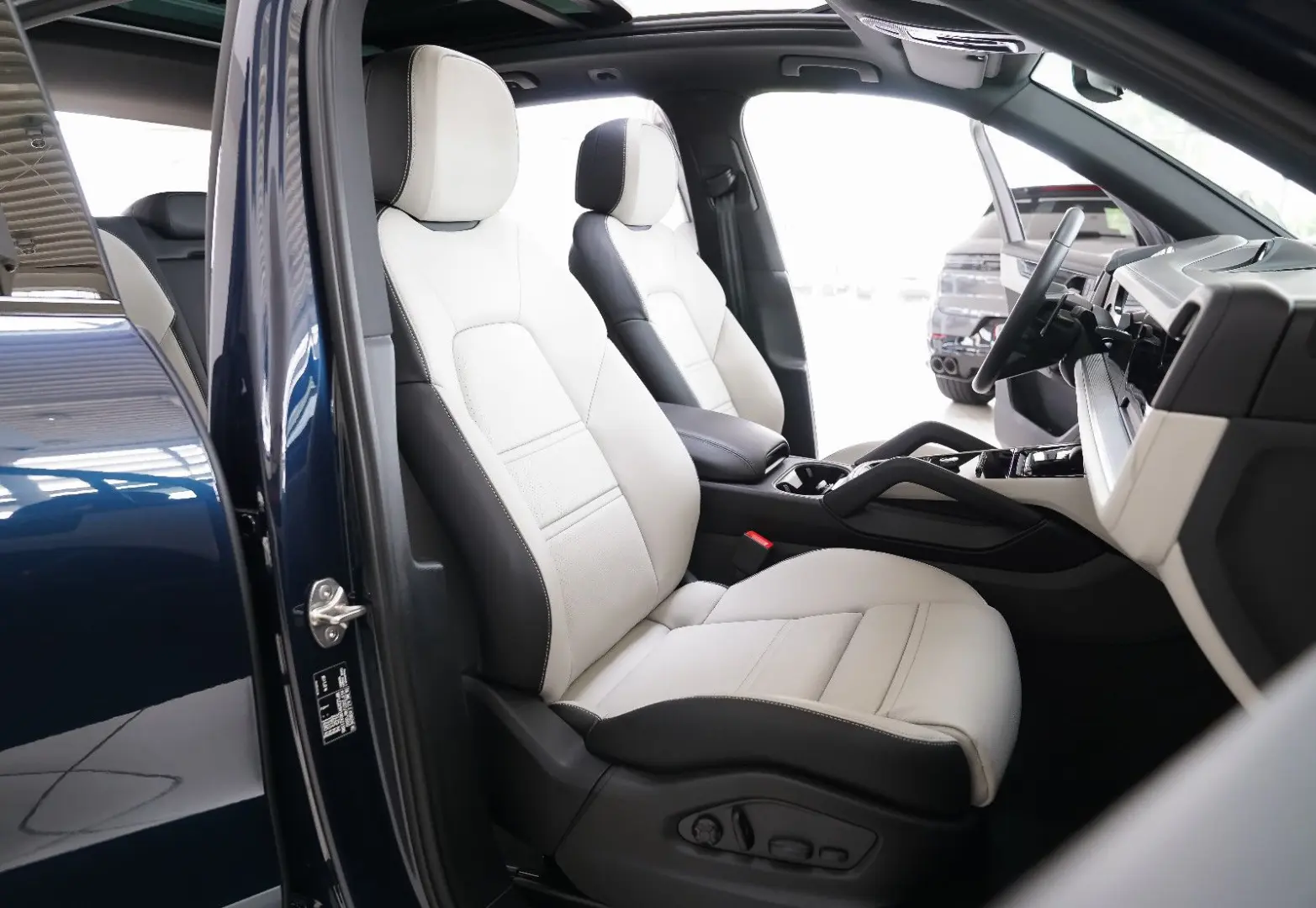 Cayenne E-Hybrid Pano Aero Design BOSE Sport 360