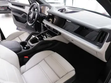 Cayenne E-Hybrid Pano Aero Design BOSE Sport 360