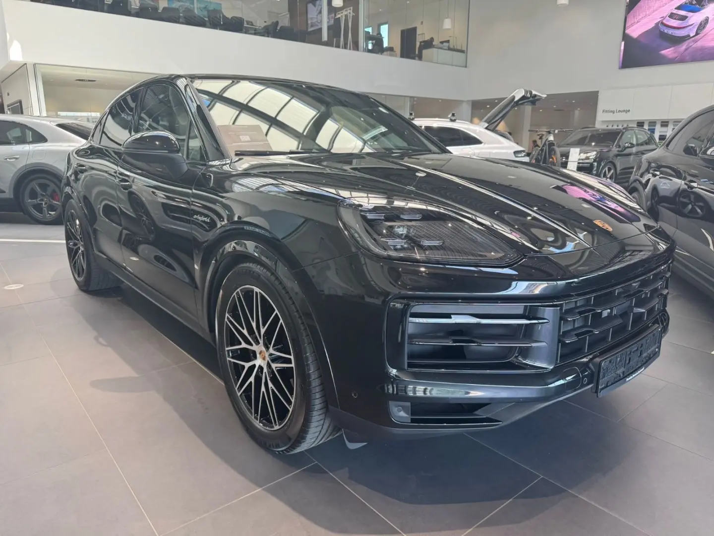 Cayenne COUPE*E-HYBRID*DISTRONIK*LUFTFEDERUNG*