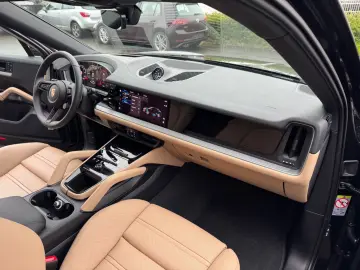 Cayenne COUPE*E-HYBRID*DISTRONIK*LUFTFEDERUNG*