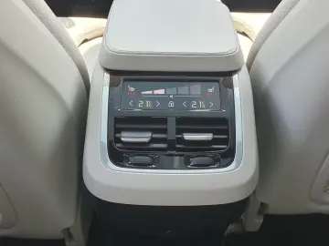 XC90 B5 AWD Ultimate Bright |PANO|LED|AHK|360°