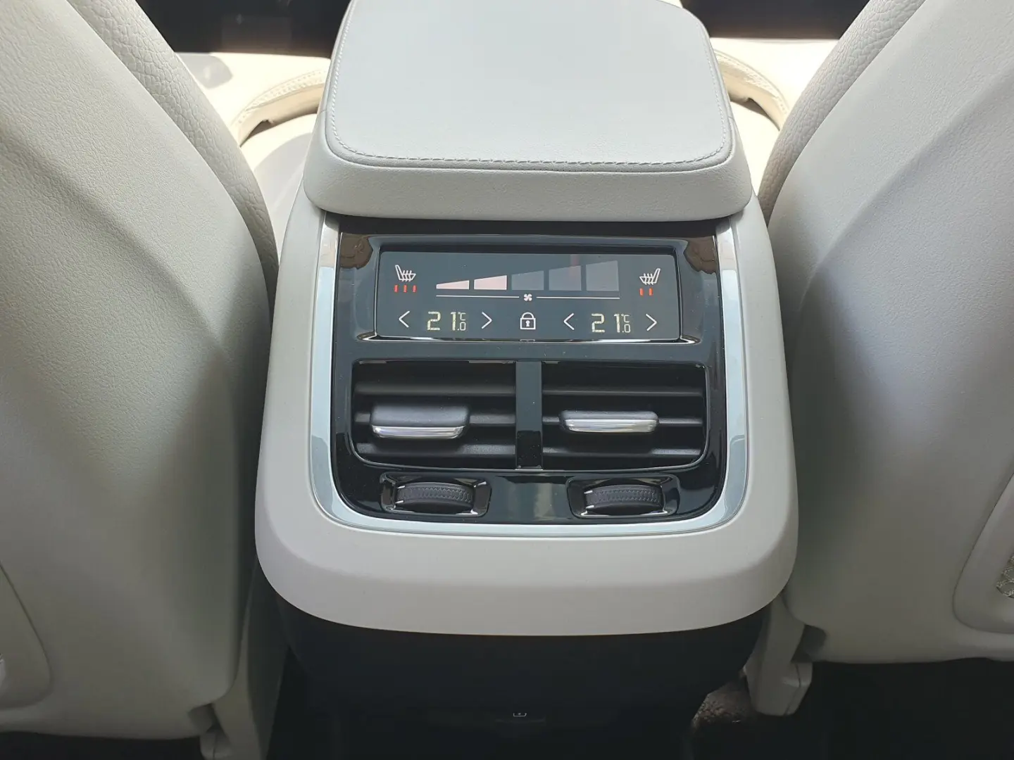 XC90 B5 AWD Ultimate Bright |PANO|LED|AHK|360°