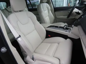 XC90 Ultimate Bright Recharge Plug-In Hybrid AWD