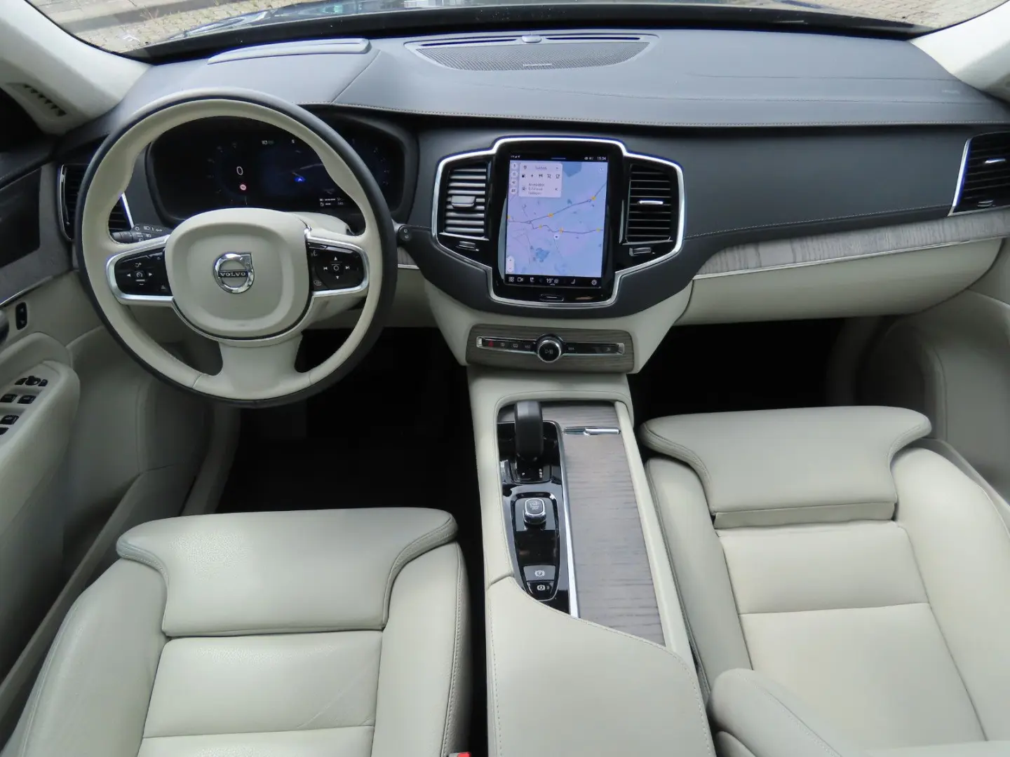 XC90 Ultimate Bright Recharge Plug-In Hybrid AWD