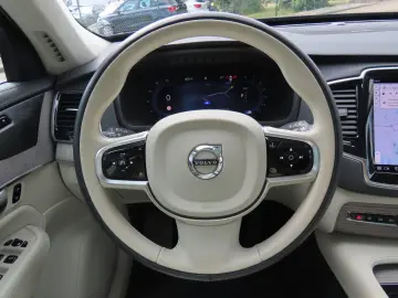 XC90 Ultimate Bright Recharge Plug-In Hybrid AWD