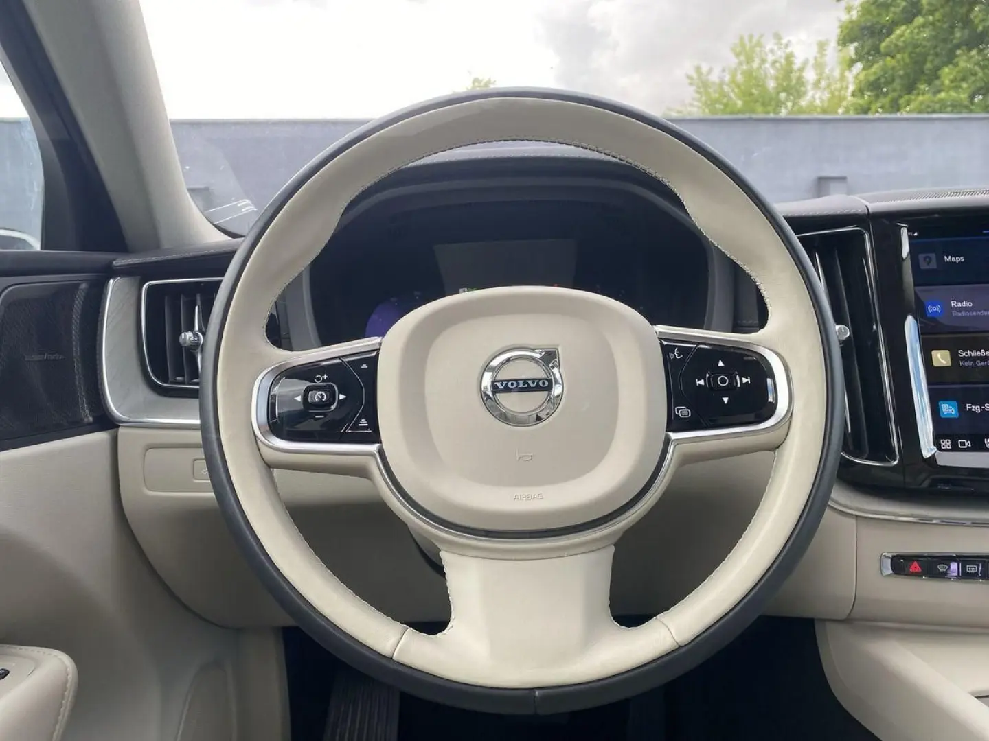 XC60 B5 AWD Ultimate Bright 360 4C HUD PANO STHZ
