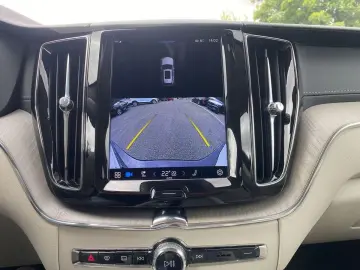 XC60 B5 AWD Ultimate Bright 360 4C HUD PANO STHZ