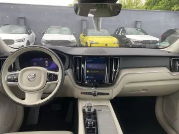 XC60 B5 AWD Ultimate Bright 360 4C HUD PANO STHZ