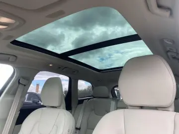 XC60 B5 AWD Ultimate Bright 360 4C HUD PANO STHZ