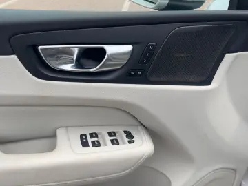 XC60 B5 D Ultimate Bright AWD*AHK*STHZG*Massage*