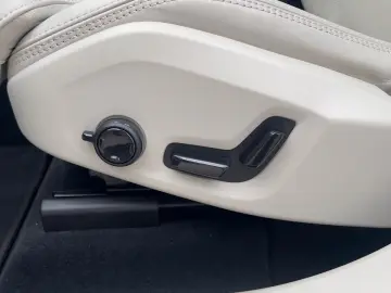 XC60 B5 D Ultimate Bright AWD*AHK*STHZG*Massage*