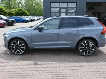 XC60 B4 D Ultimate Dark AWD*B&W*AHK*360°*PANO*