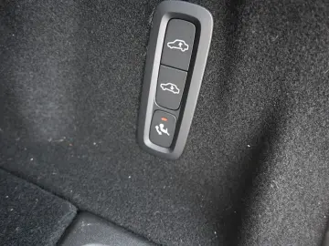 XC60 B4 D Ultimate Dark AWD*B&W*AHK*360°*PANO*