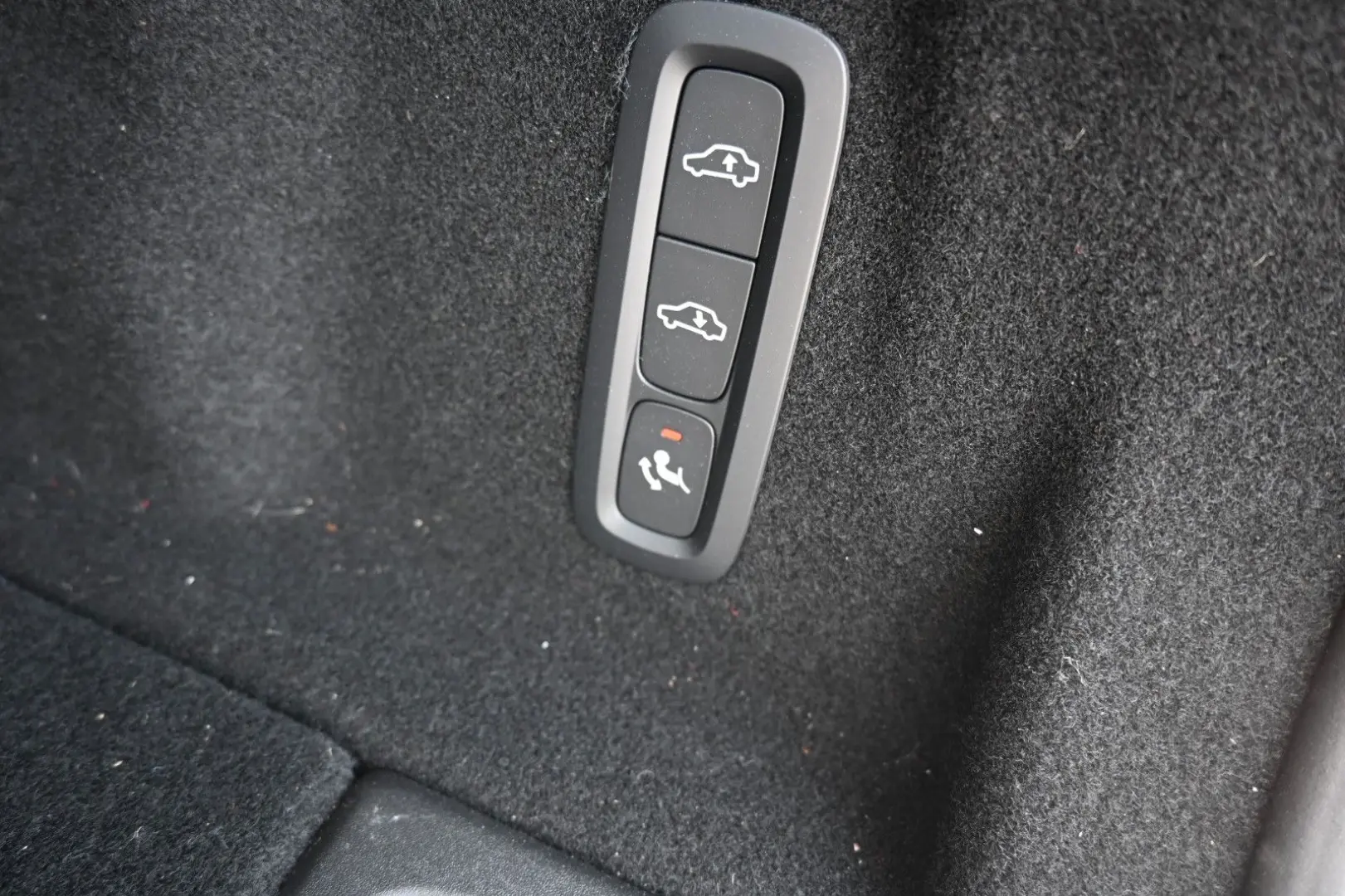 XC60 B4 D Ultimate Dark AWD*B&W*AHK*360°*PANO*