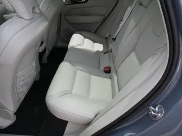 XC60 B4 D Ultimate Dark AWD*B&W*AHK*360°*PANO*