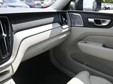 XC60 B4 D Ultimate Dark AWD*B&W*AHK*360°*PANO*