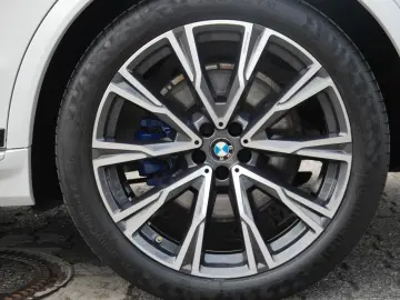 X7 40i M-SPORT 7SITZER SKYLOUNGE LASER STANDHEIZ