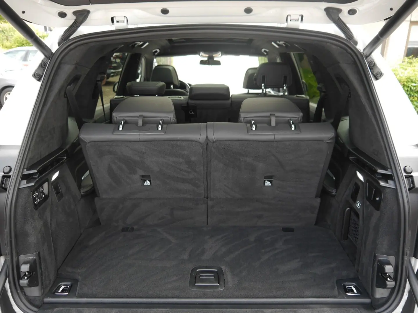 X7 40i M-SPORT 7SITZER SKYLOUNGE LASER STANDHEIZ