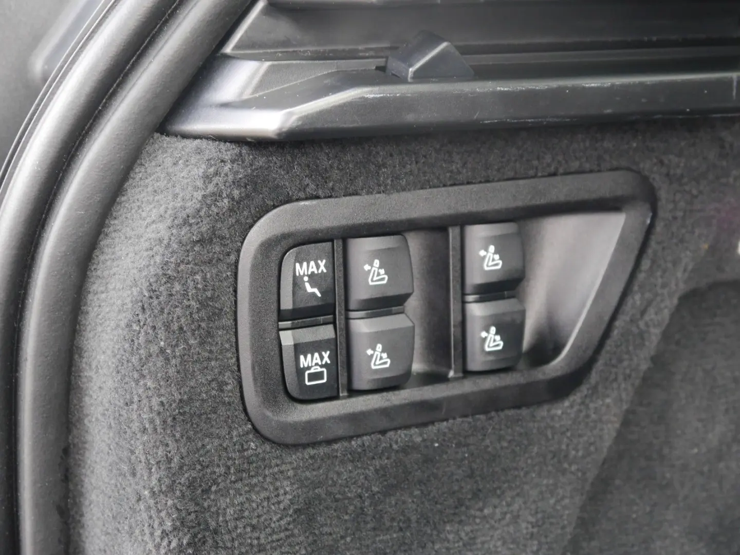 X7 40i M-SPORT 7SITZER SKYLOUNGE LASER STANDHEIZ
