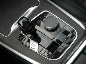 X7 40i M-SPORT 7SITZER SKYLOUNGE LASER STANDHEIZ