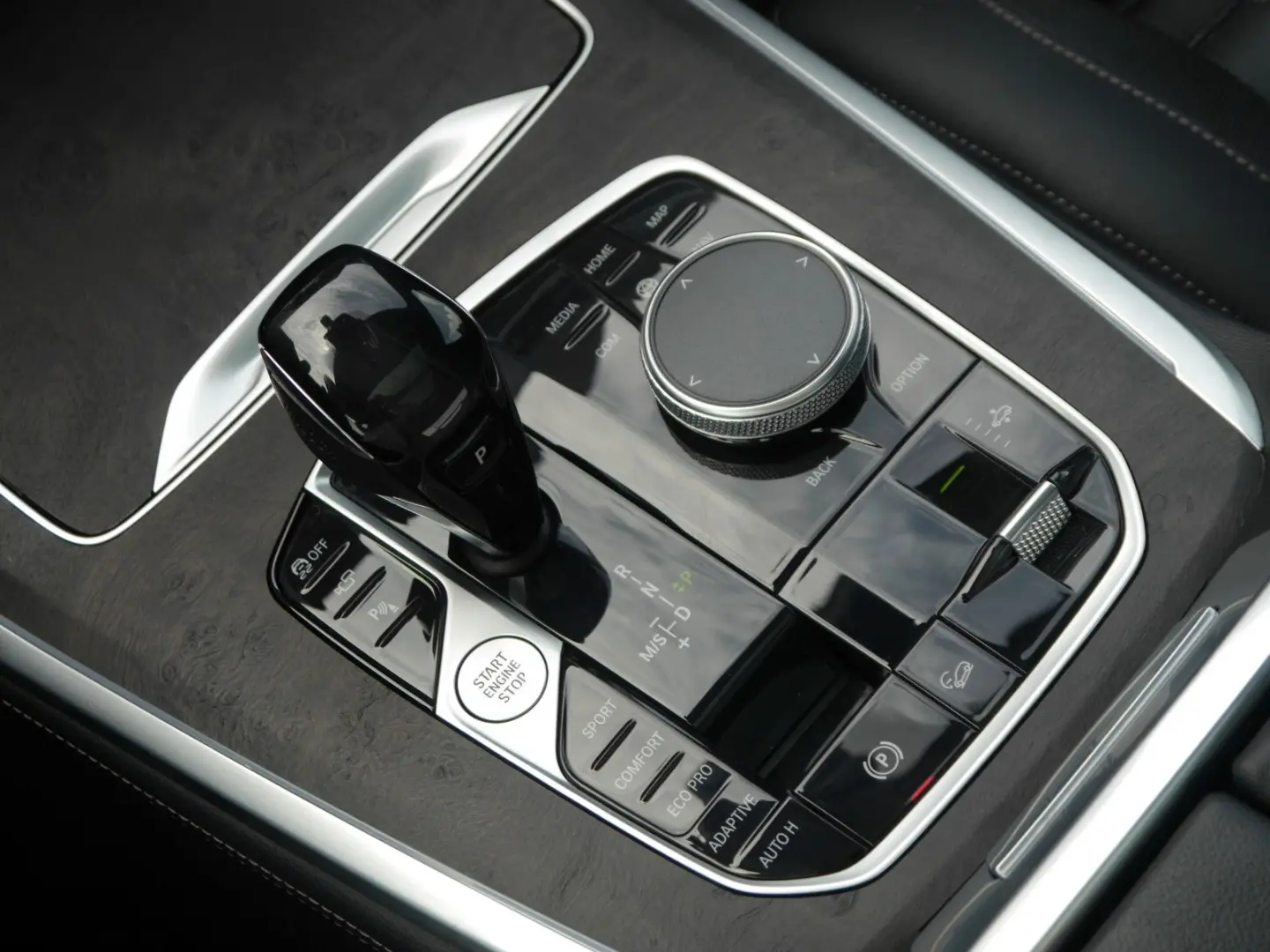X7 40i M-SPORT 7SITZER SKYLOUNGE LASER STANDHEIZ