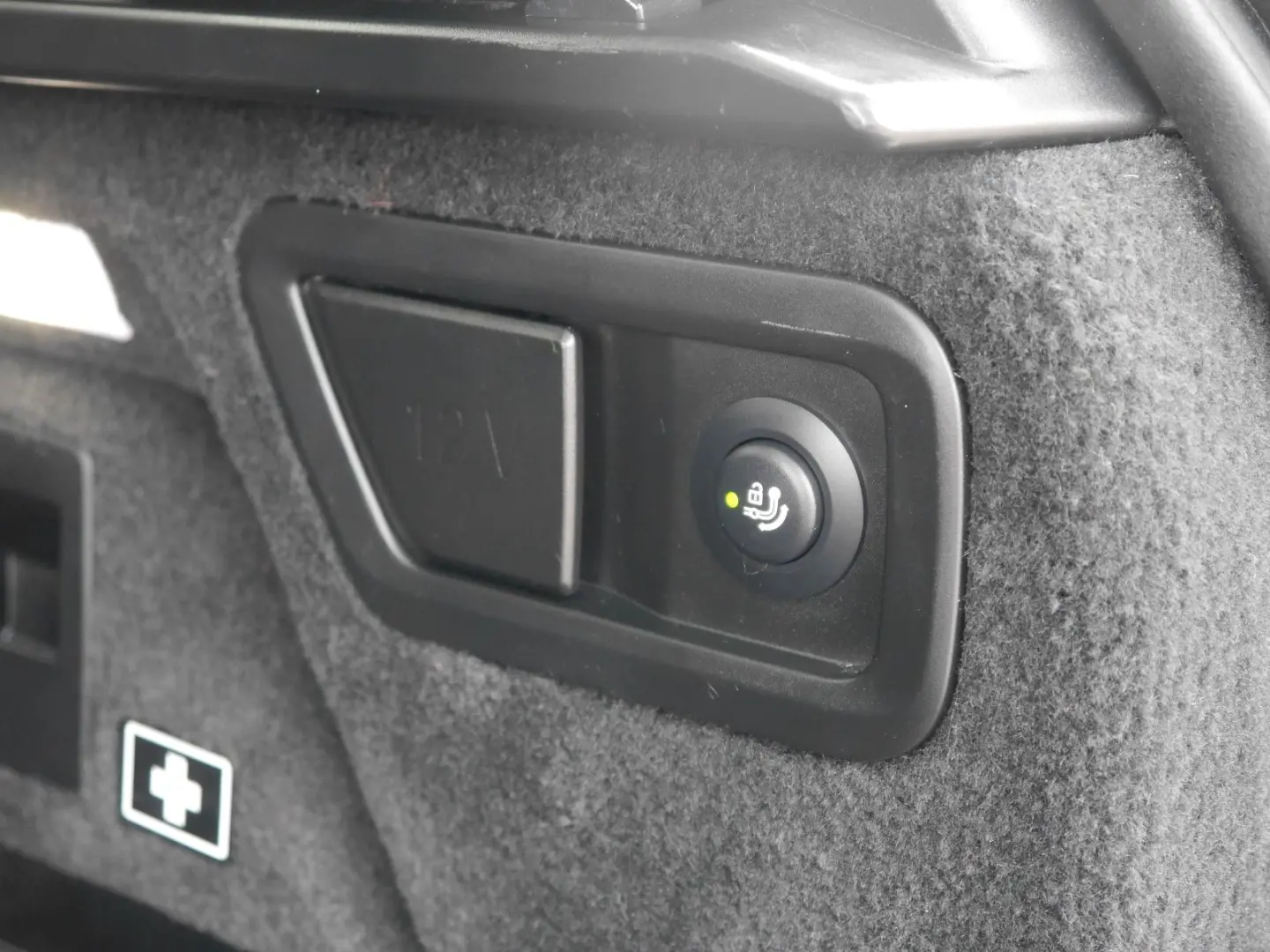 X7 40i M-SPORT 7SITZER SKYLOUNGE LASER STANDHEIZ