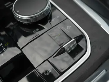 X7 40i M-SPORT 7SITZER SKYLOUNGE LASER STANDHEIZ