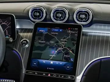Mercedes-Benz GLC 300 d 4M AMG Line *AHK*KeyGo*Pano