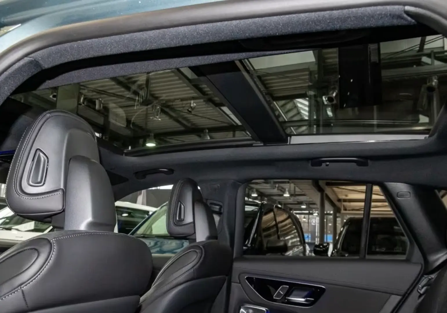 Mercedes-Benz GLC 300 d 4M AMG Line *AHK*KeyGo*Pano
