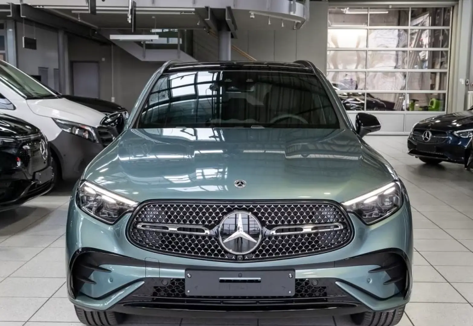 Mercedes-Benz GLC 300 d 4M AMG Line *AHK*KeyGo*Pano