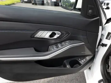 330e M-Sport HUD LASER LED W-LAN NAVI HGSD H/K
