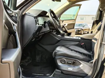 VW Touareg V6 TDI Style 231CP DSG 4Motion