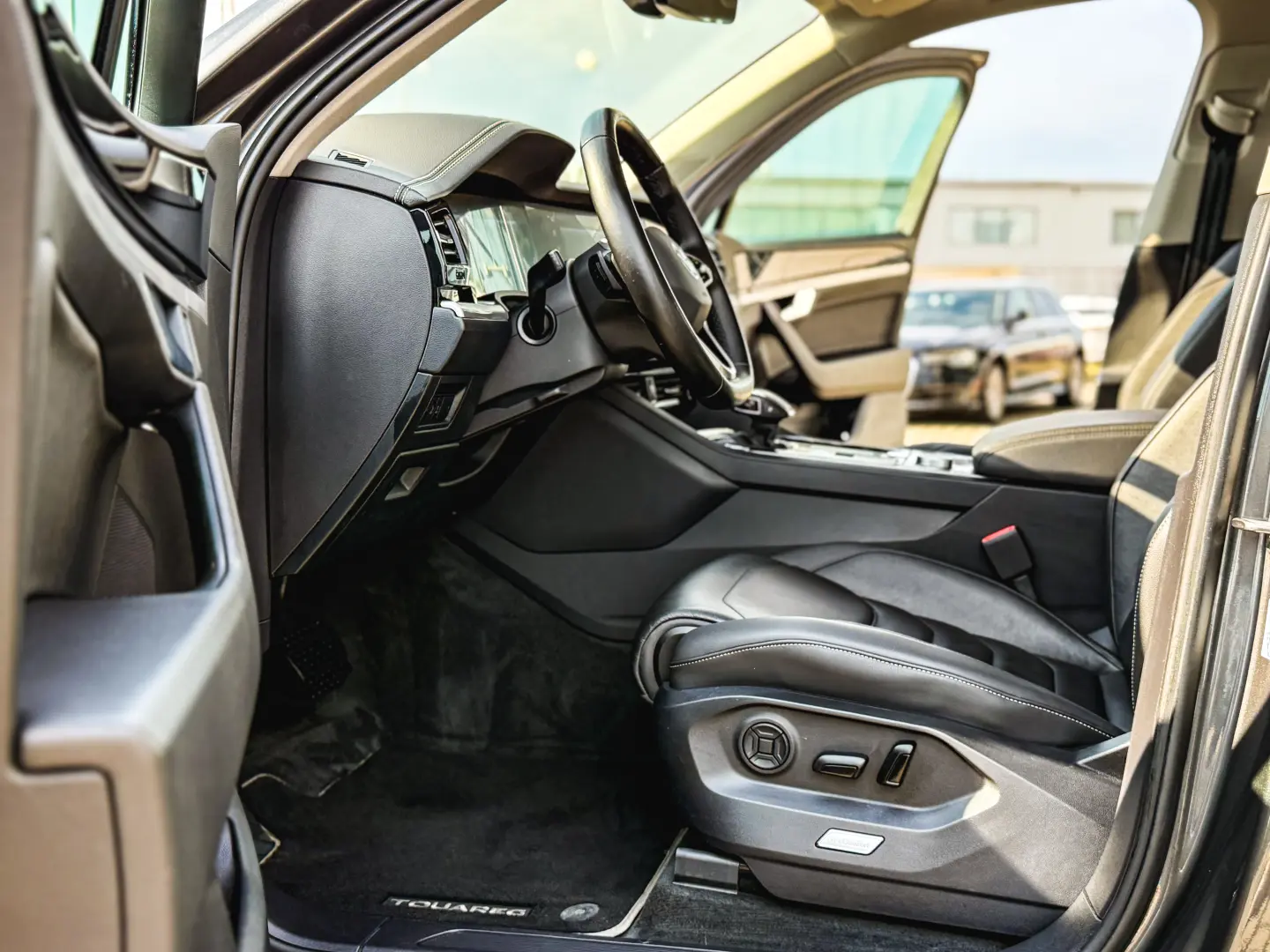 VW Touareg V6 TDI Style 231CP DSG 4Motion