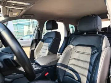 VW Touareg V6 TDI Style 231CP DSG 4Motion