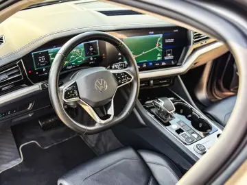 VW Touareg V6 TDI Style 231CP DSG 4Motion