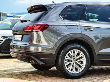 VW Touareg V6 TDI Style 231CP DSG 4Motion