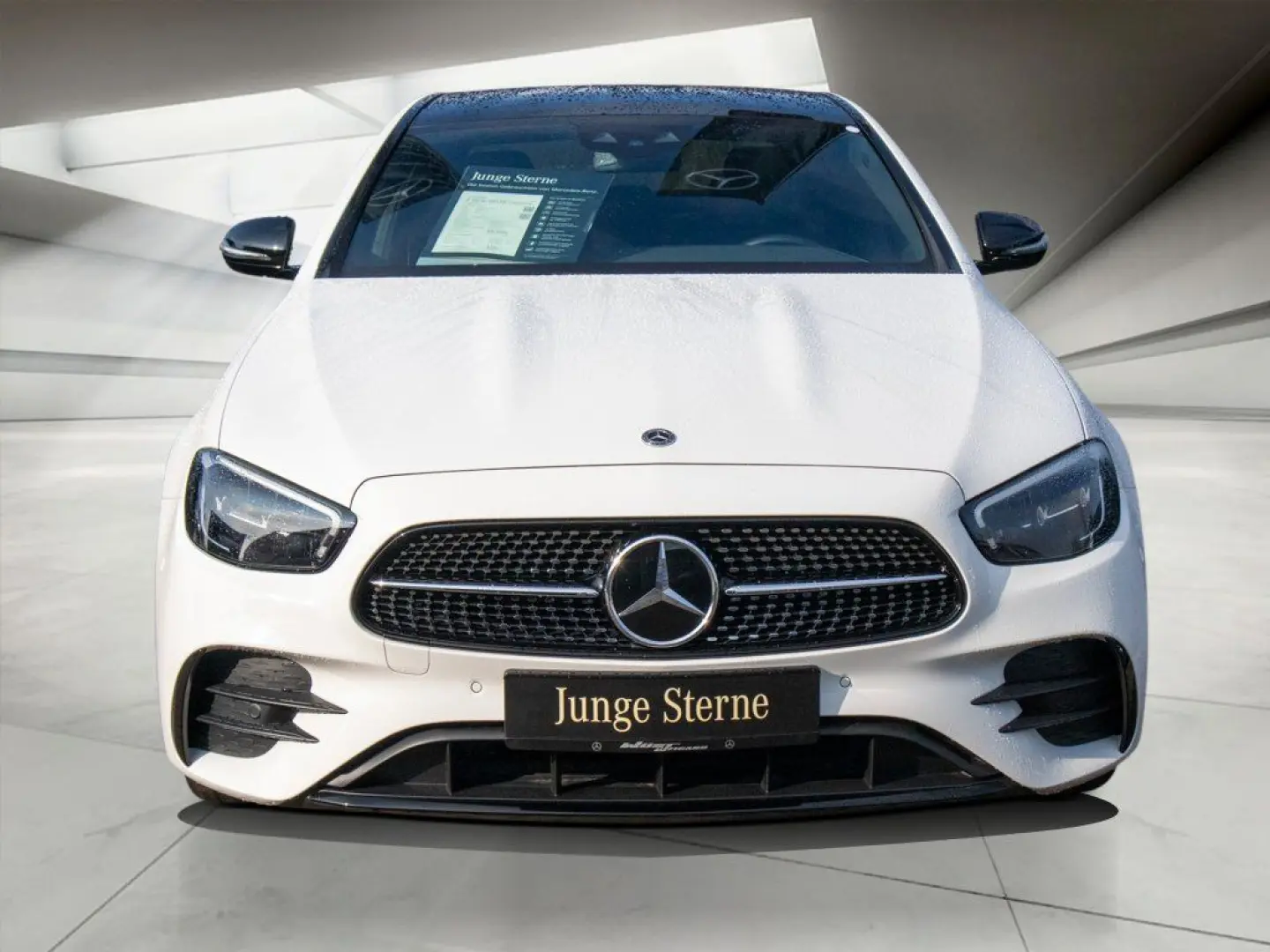 E 300 de 4M AMG Distr+Pano+AHK+Burm.+LED+Widescr