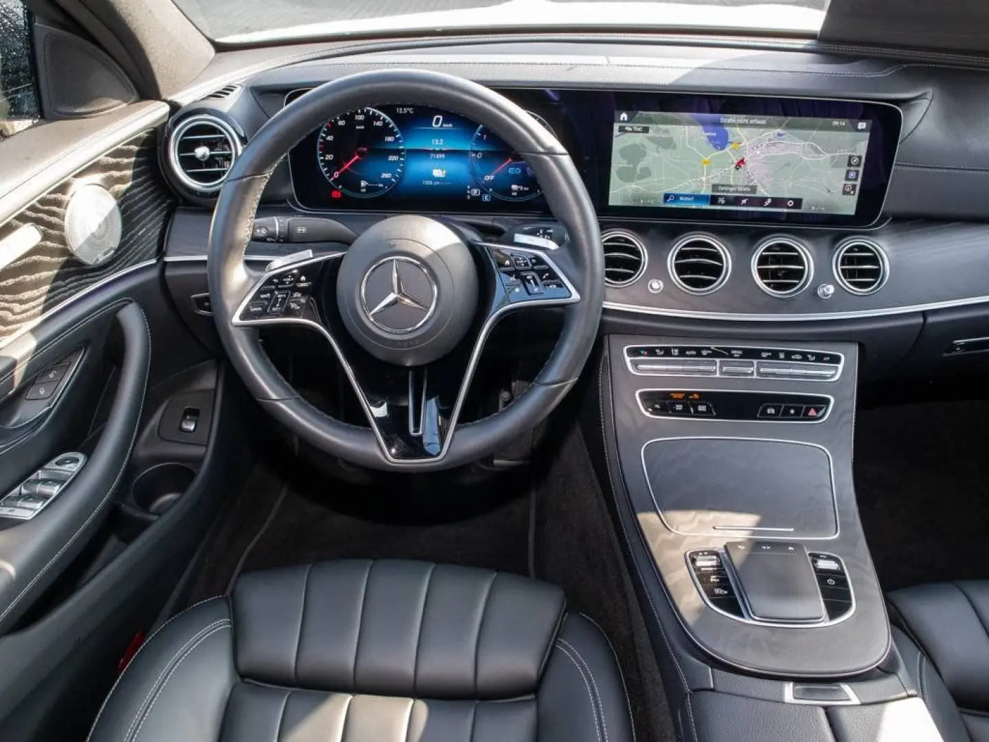 E 300 de 4M AMG Distr+Pano+AHK+Burm.+LED+Widescr