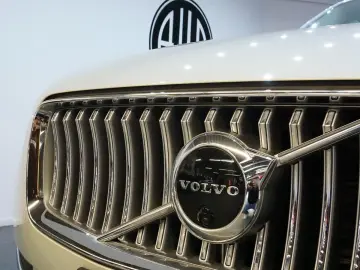 XC90 Plus BrightT8 Hybrid*360*7Sitz*Carplay*AWD