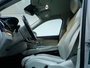 XC90 Plus BrightT8 Hybrid*360*7Sitz*Carplay*AWD