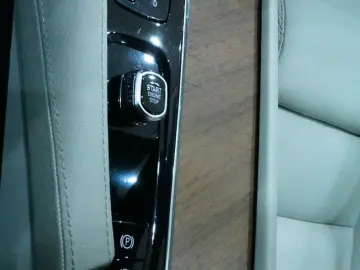 XC90 Plus BrightT8 Hybrid*360*7Sitz*Carplay*AWD