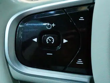 XC90 Plus BrightT8 Hybrid*360*7Sitz*Carplay*AWD